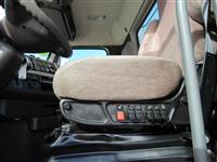 2016 Volvo VNM64T300