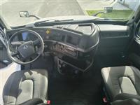 2024 Volvo VNL64T860