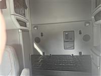 2025 Volvo VNL64T760