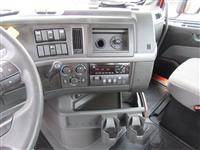 2021 Volvo VNR64T300