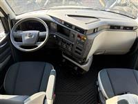 2026 Volvo VNL64T860