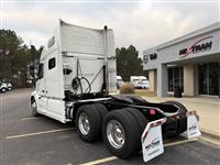 2022 Volvo VNL64T760