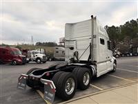 2022 Volvo VNL64T760