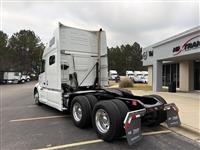 2022 Volvo VNL64T760