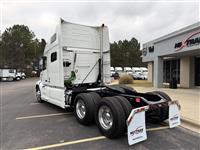 2022 Volvo VNL64T760