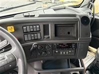 2022 Volvo VNL64T760