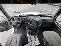 2022 Volvo VNL64T760
