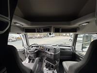 2022 Volvo VNL64T760