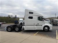 2022 Volvo VNL64T760