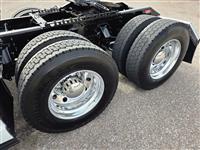 2023 Volvo VNL64T860