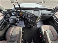 2023 Volvo VNL64T860