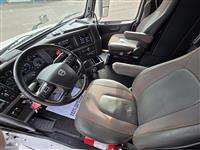 2023 Volvo VNL64T860