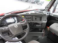 2021 Volvo VNR64T300