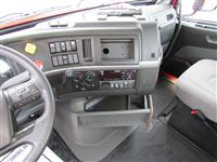 2021 Volvo VNR64T300