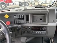 2019 Volvo VNR64T300