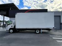 2025 Isuzu NPRXD-3Y424