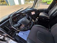 2024 Volvo VNL64T860