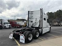 2022 Volvo VNL64T760