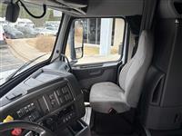 2022 Volvo VNL64T760