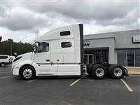 2022 Volvo VNL64T760