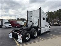 2022 Volvo VNL64T760