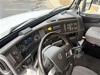 2022 Volvo VNL64T760