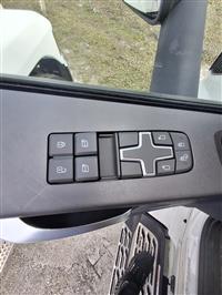 2025 Volvo VNL64T300