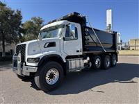 2026 Volvo VHD84F300