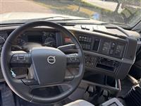 2026 Volvo VHD84F300