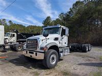 2025 Mack GR64F