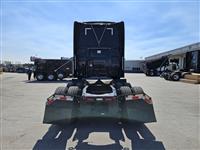 2022 Volvo VNL64T760