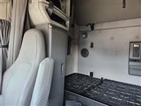 2022 Volvo VNL64T760