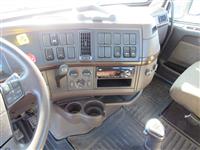 2014 Volvo VNL64T300