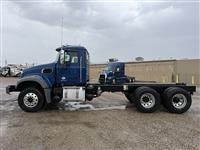 2027 Mack GR64F