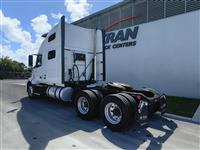 2022 Volvo VNL64T760