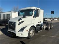 2023 Volvo VNR64T300