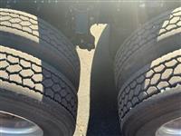 2023 Volvo VNR64T300