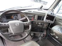 2023 Volvo VNL64T300