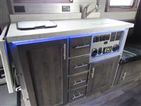 2023 Volvo VNL64T300