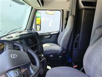 2022 Volvo VNL64T760