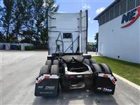 2022 Volvo VNL64T760