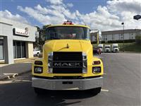 2025 Mack MD7 42R