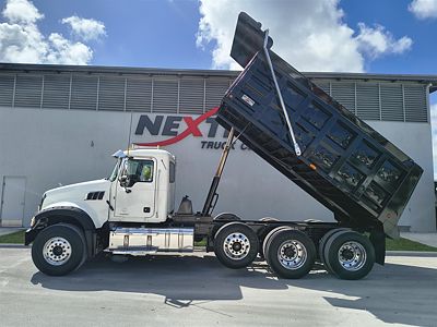 2020 Mack GR84F