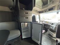 2019 Volvo VNL64T860