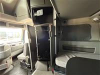 2019 Volvo VNL64T860