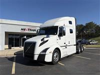 2022 Volvo VNL64T760