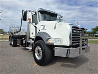 2022 Mack GR64B