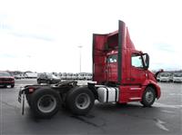 2021 Volvo VNR64T300