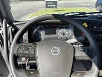 2024 Volvo VAH64400