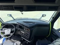2026 Volvo NEW VNL64T440